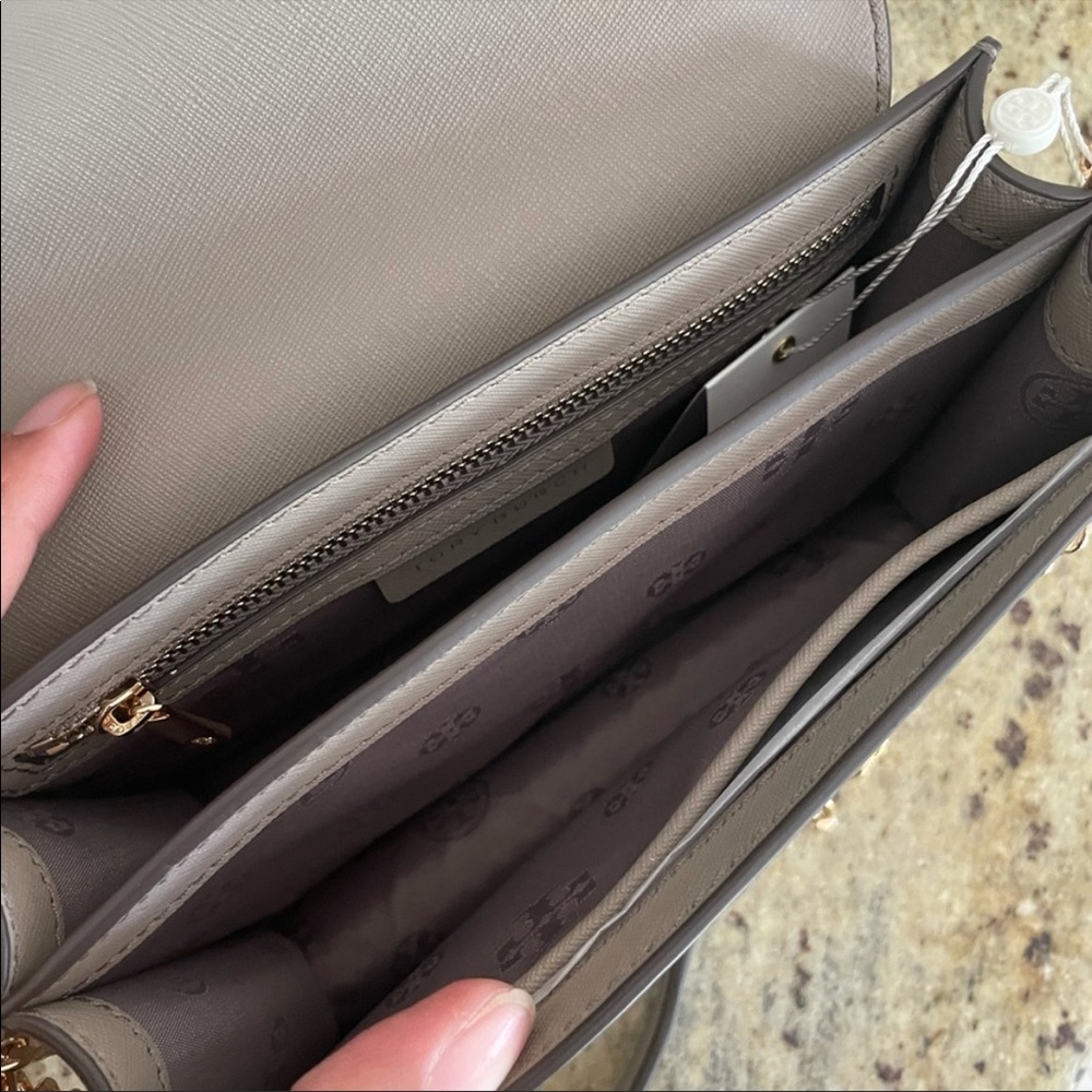 New Tory Burch set ๐ - Picture 7 of 13